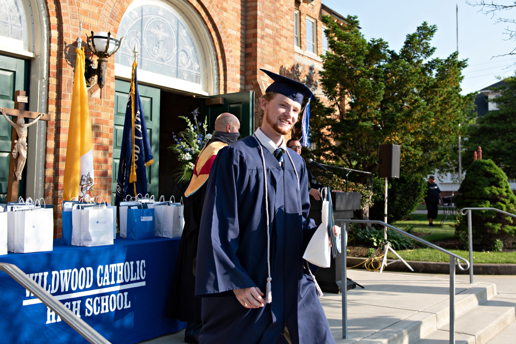 060420_nws_wildwoodcatholicgrad